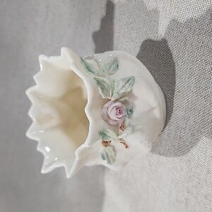 Belleek Flower Pot Ivory Irish Parian Pink Flowers Swirl Shell